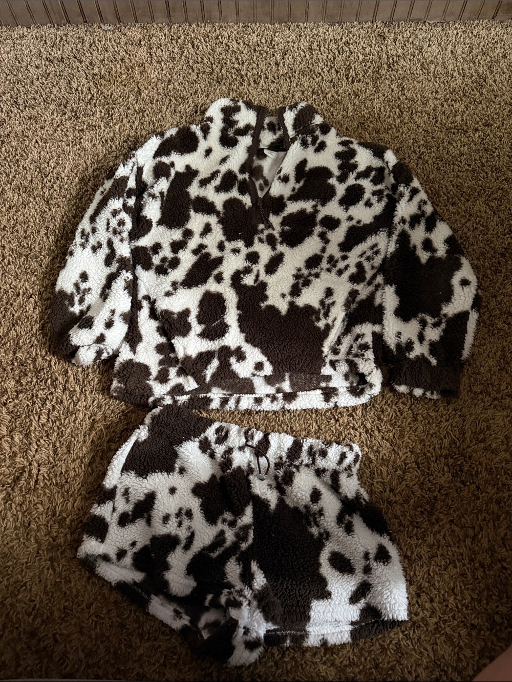 Cozy Cow-Print Sherpa Pajama Set - Brown & White